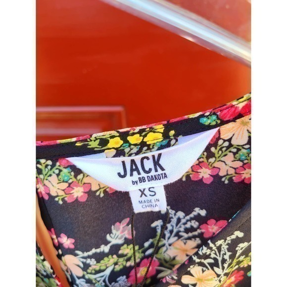 Host pick BB Dakota New Floral Drawstring Pockets  Bell Sleeves Shorts Jumper‎ - Picture 4 of 11